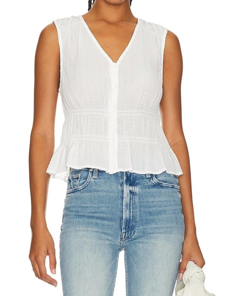 Front of a model wearing a size L Featherweight Button Up in White in White by Sanctuary. | dia_product_style_image_id:327664